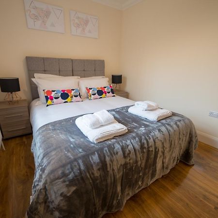 London Heathrow Serviced Apartments Ashford  ภายนอก รูปภาพ