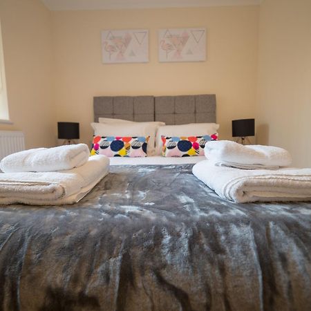 London Heathrow Serviced Apartments Ashford  ภายนอก รูปภาพ