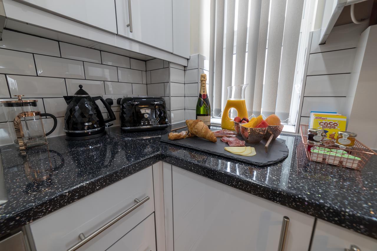 London Heathrow Serviced Apartments Ashford  ภายนอก รูปภาพ
