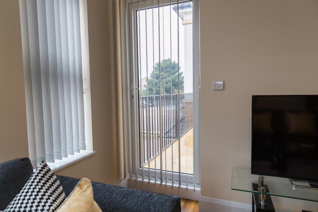 London Heathrow Serviced Apartments Ashford  ภายนอก รูปภาพ